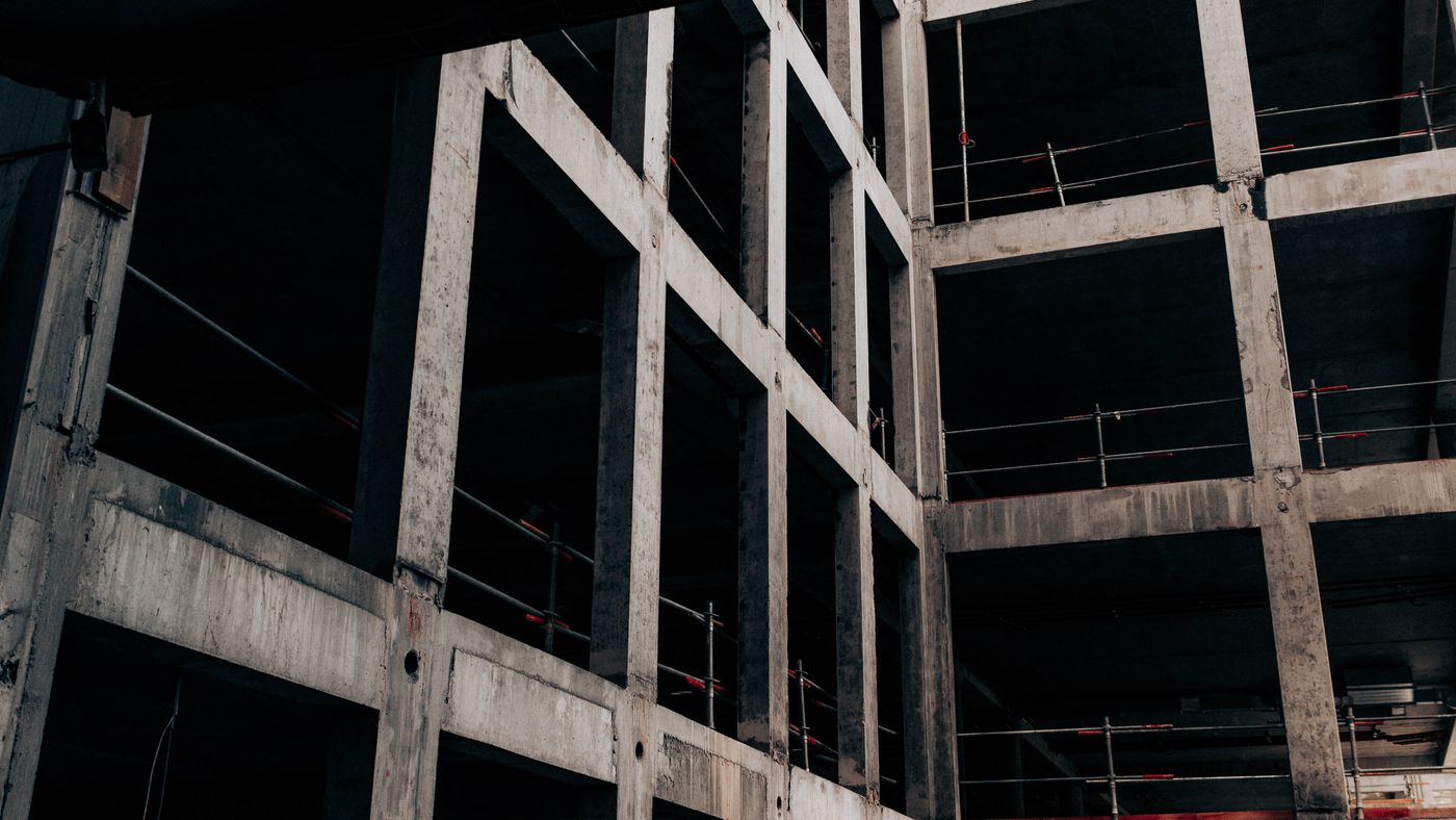 Reinforced concrete building framework under construction — reference photo